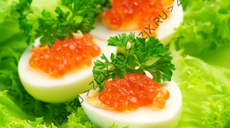 Перепелиные яйца фаршированные красной икрой (блюдо на стол)
