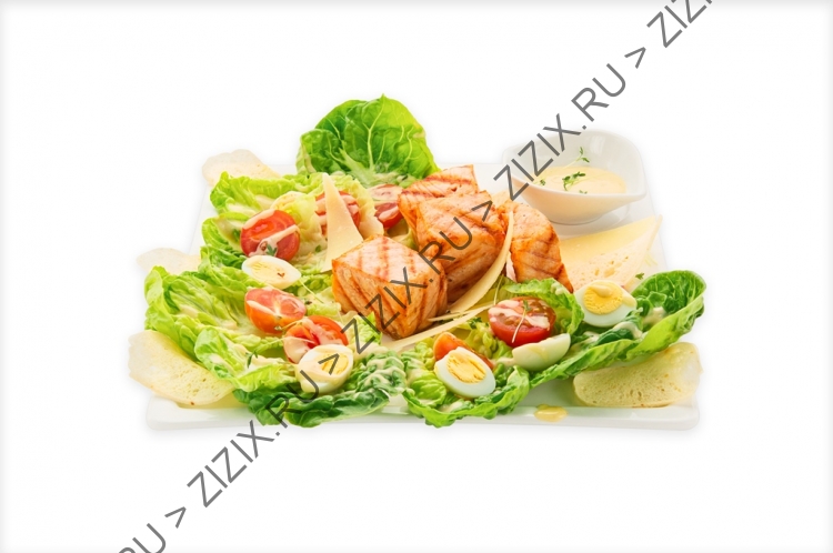 Салат Цезарь с лососем (блюдо на стол)